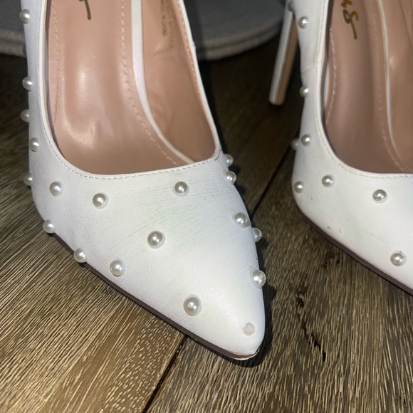 Lulus White Pearl Heels | Size 7 💍🤍 - Picture 2 of 7